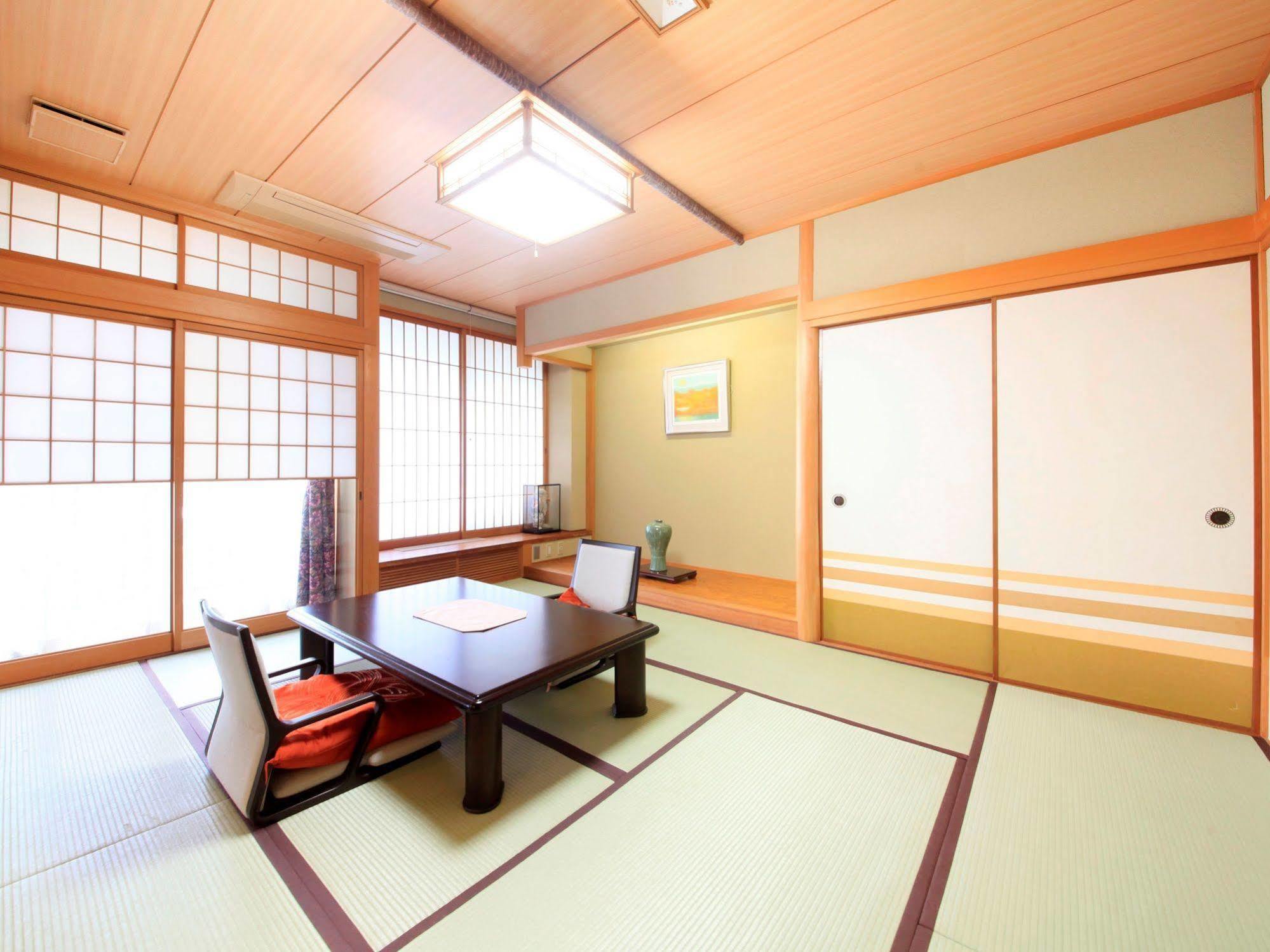 Hotel Kamogawaso Takehara Exteriör bild