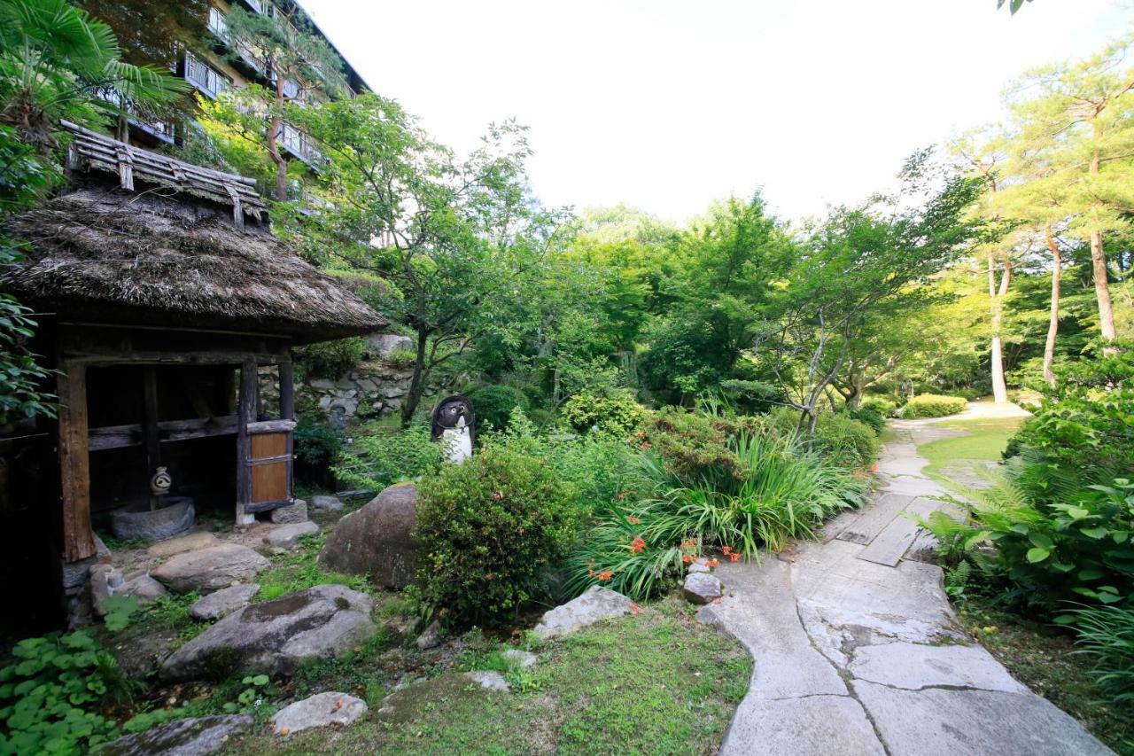 Hotel Kamogawaso Takehara Exteriör bild